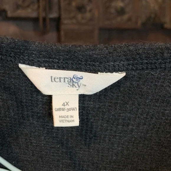 Terra & Sky Black Knit Top - Picture 2 of 7